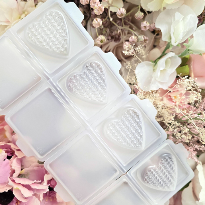 Frosted Mini Heart Clamshells