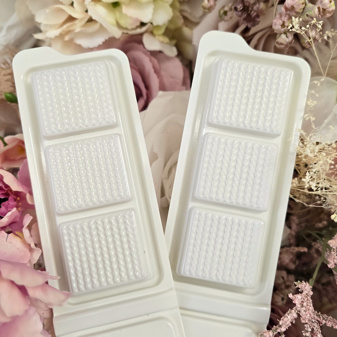 Neutral cosy wool 3 cell snap bar clam shells