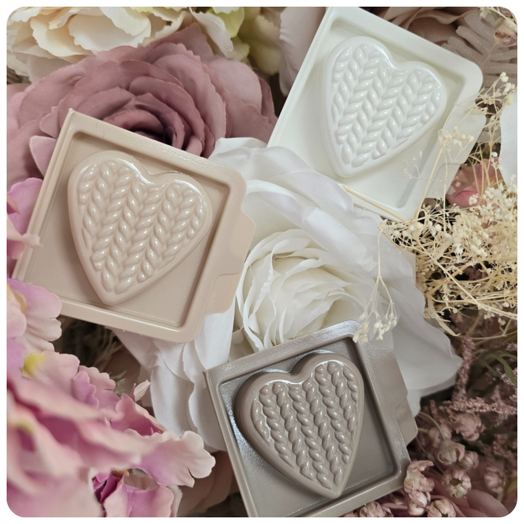 Neutral mini wool heart clamshells