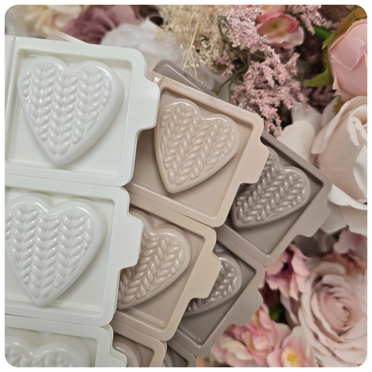 Neutral mini wool heart clamshells